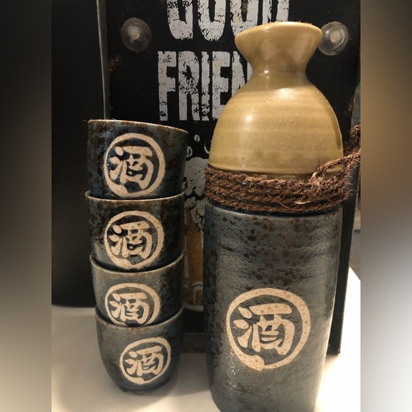 Sake Set with Alcohol Character, Multicolor - Picture 2 of 2